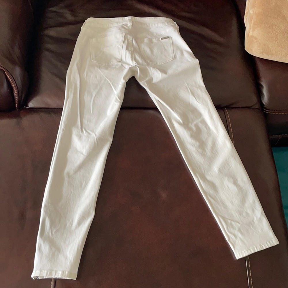 NWOT. White House Black Market White Jeans